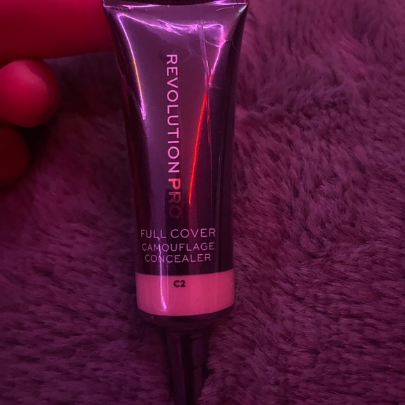 Revolution Other - Revolution full coverage camo concealer C-2